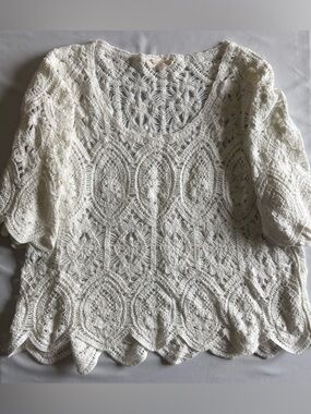 Solitaire White Crochet Lace Medallion Blouse